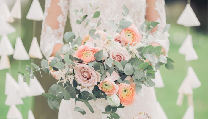 Hoa cưới mao lương mang ý nghĩa về tình yêu thuần khiết
