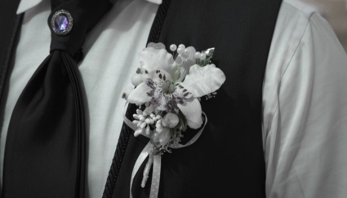 Mách bạn cách làm hoa cài áo đám cưới cực dễ tại nhà