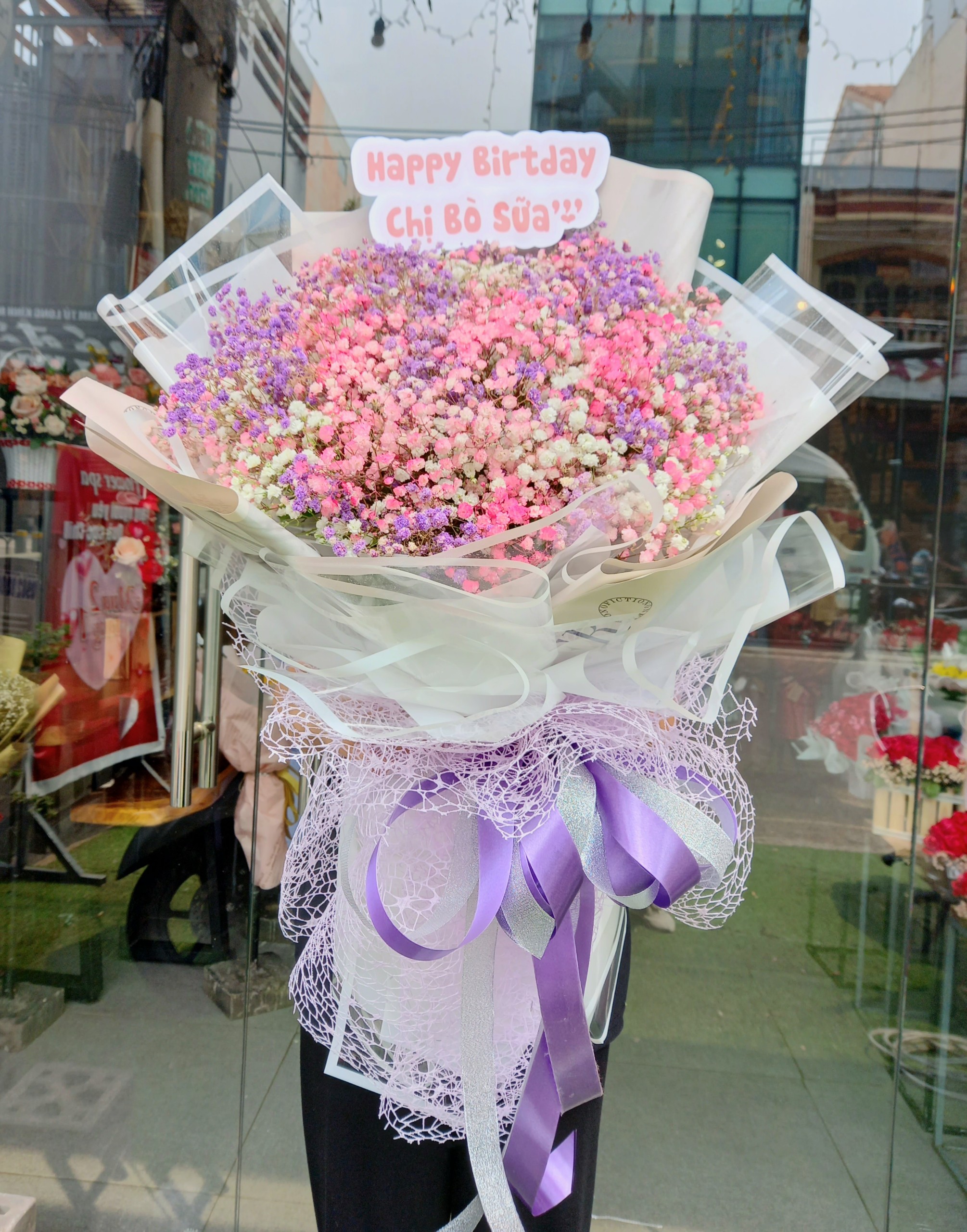 Bình hoa baby mix tinh khôi, bay bổng, mang lại tinh thần thư thái